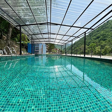 Dls Divine River Resort And Spa, リシケーシュ エクステリア 写真