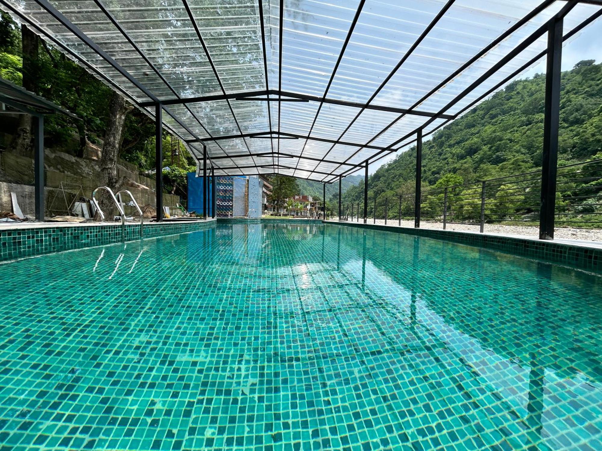 Dls Divine River Resort And Spa, リシケーシュ エクステリア 写真