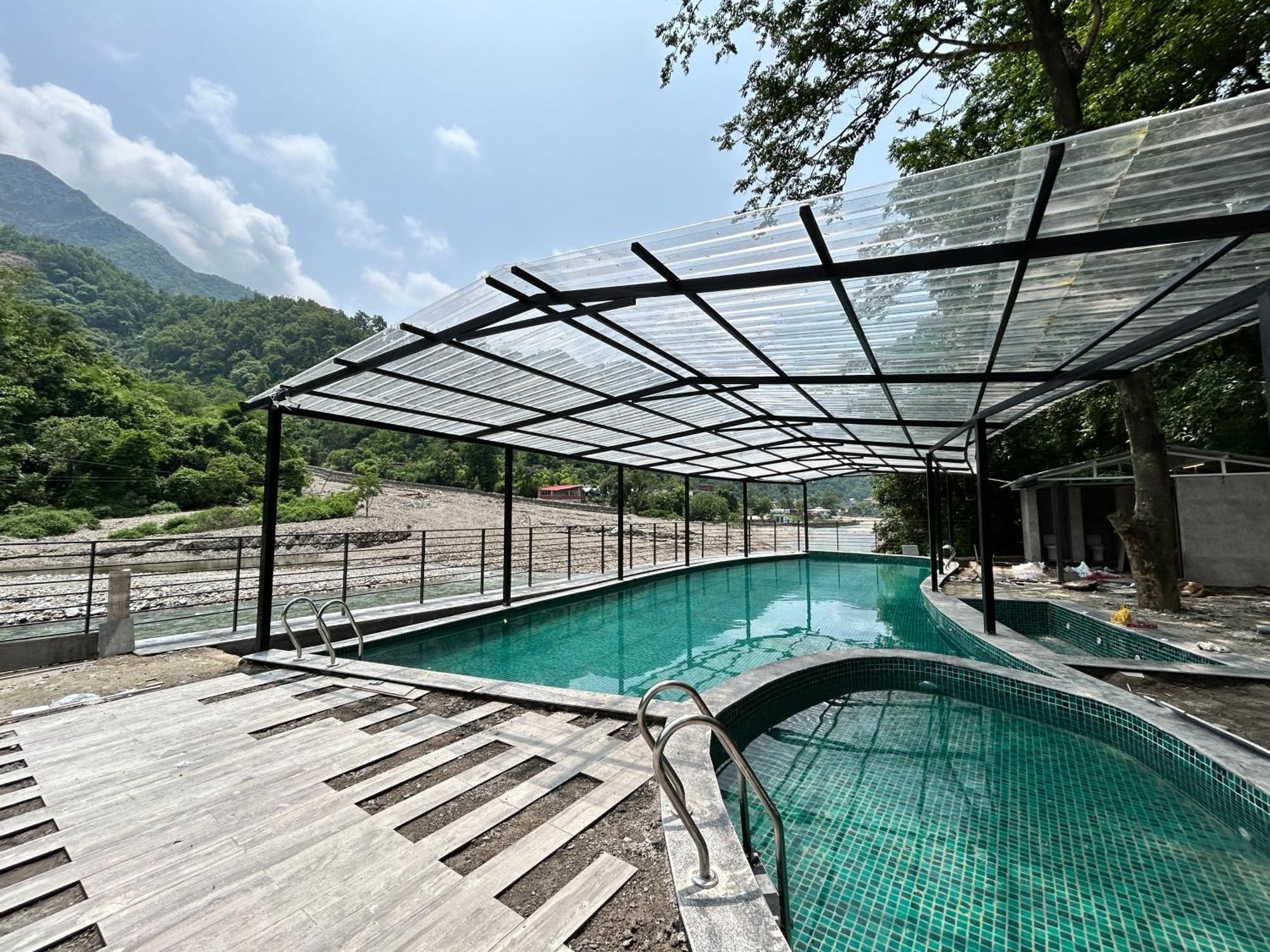 Dls Divine River Resort And Spa, リシケーシュ エクステリア 写真