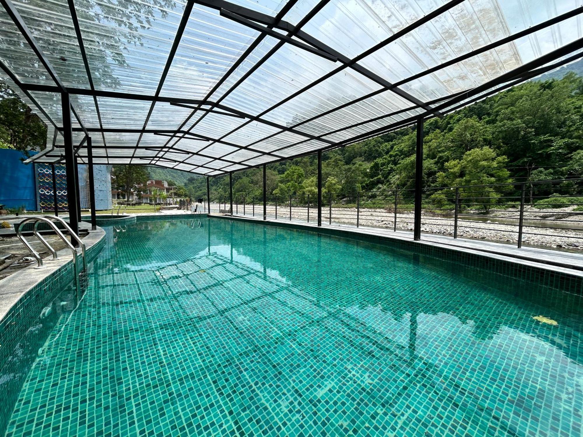 Dls Divine River Resort And Spa, リシケーシュ エクステリア 写真