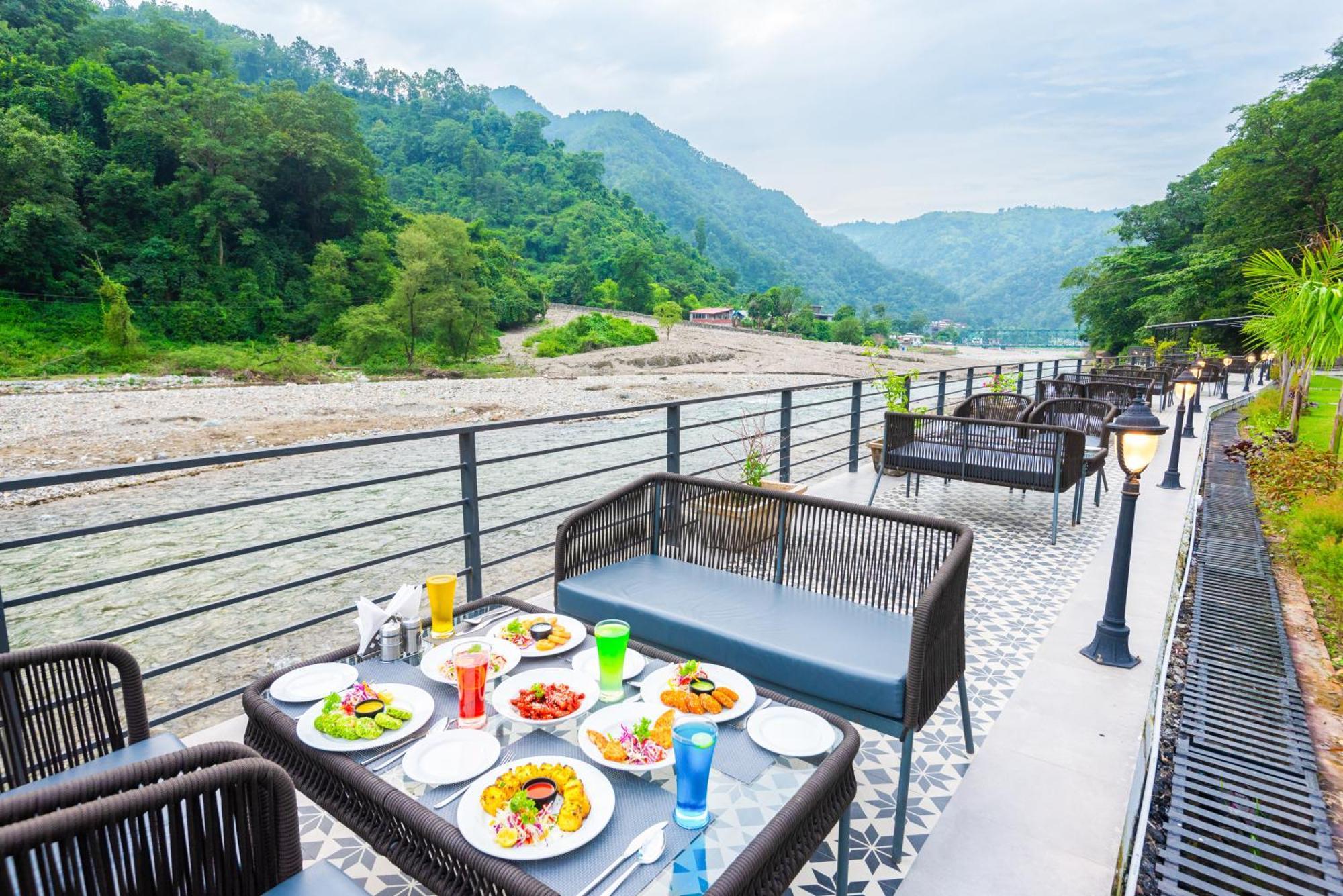 Dls Divine River Resort And Spa, リシケーシュ エクステリア 写真