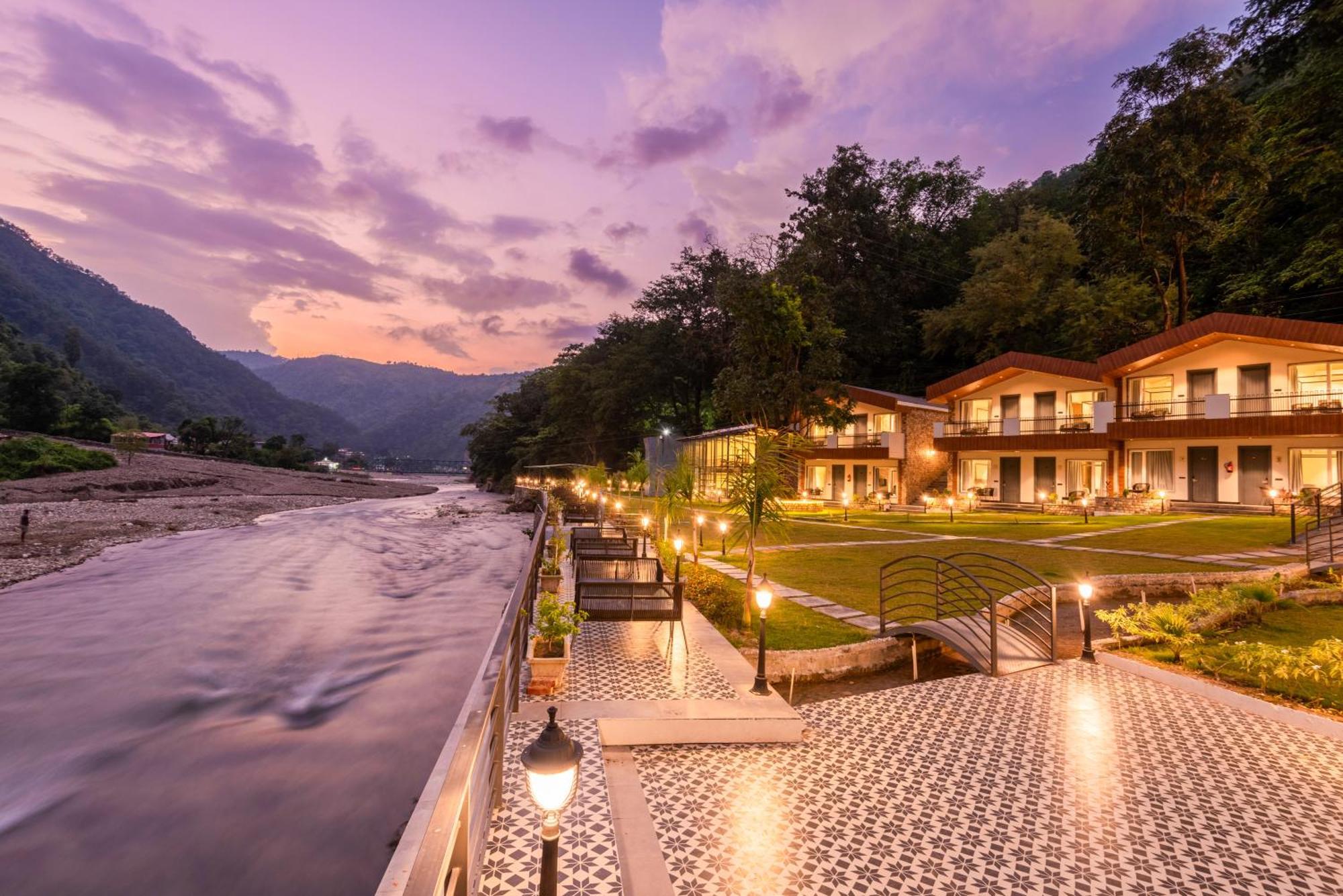 Dls Divine River Resort And Spa, リシケーシュ エクステリア 写真