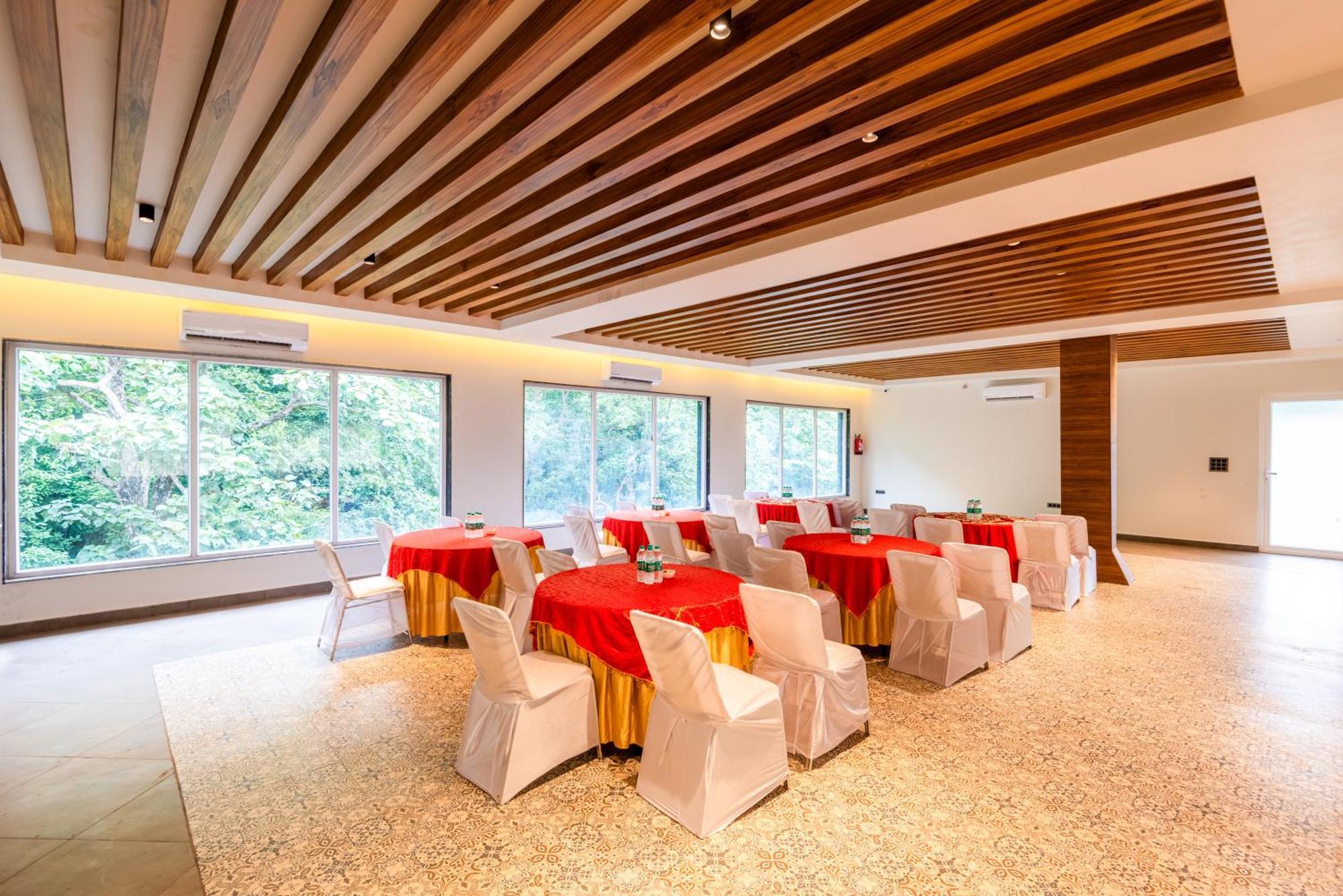 Dls Divine River Resort And Spa, リシケーシュ エクステリア 写真
