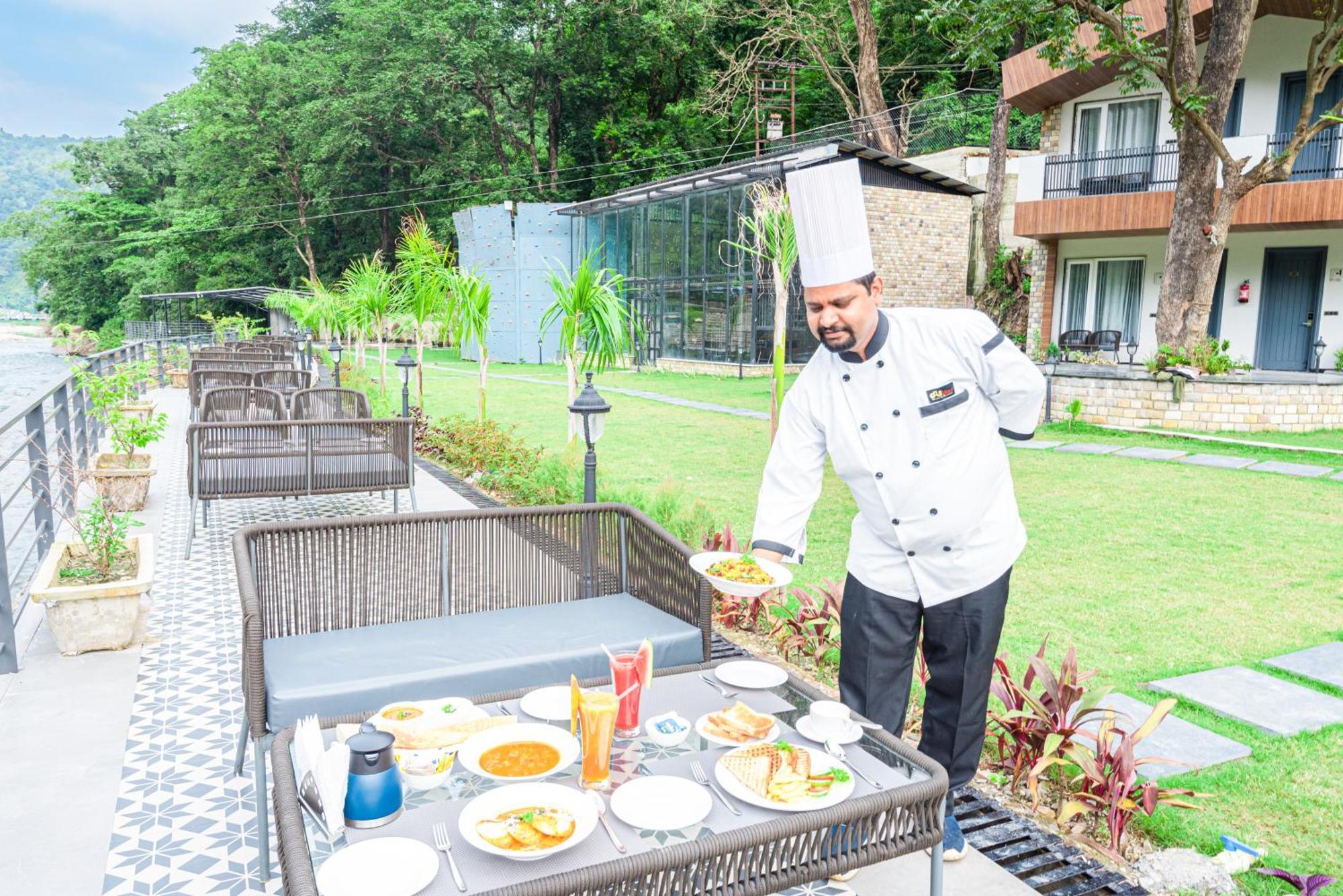 Dls Divine River Resort And Spa, リシケーシュ エクステリア 写真