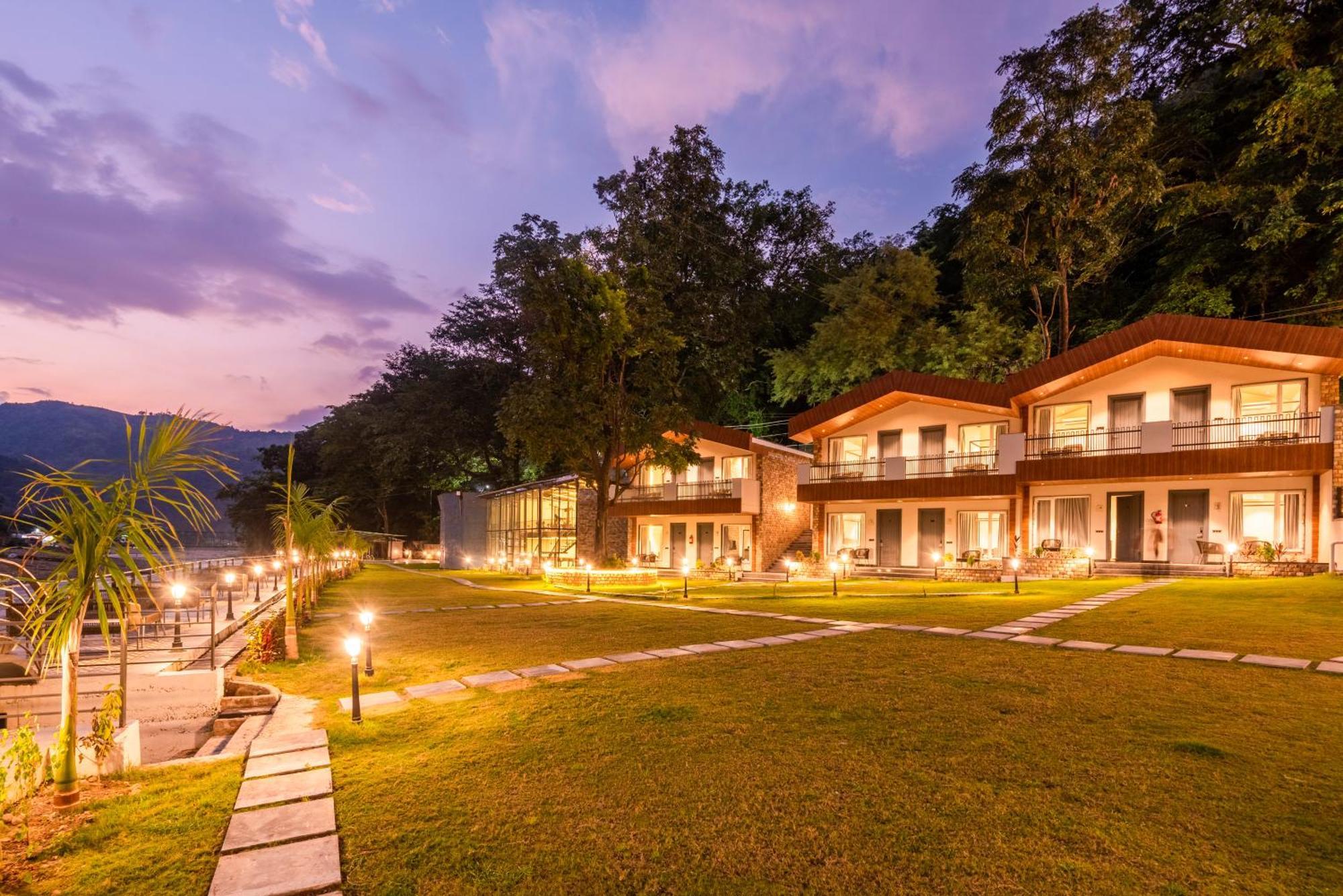 Dls Divine River Resort And Spa, リシケーシュ エクステリア 写真