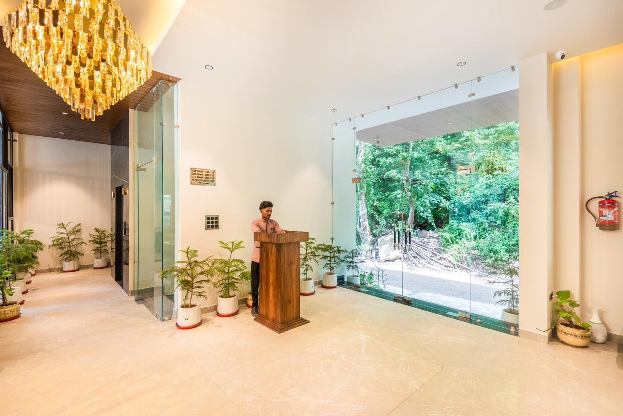 Dls Divine River Resort And Spa, リシケーシュ エクステリア 写真